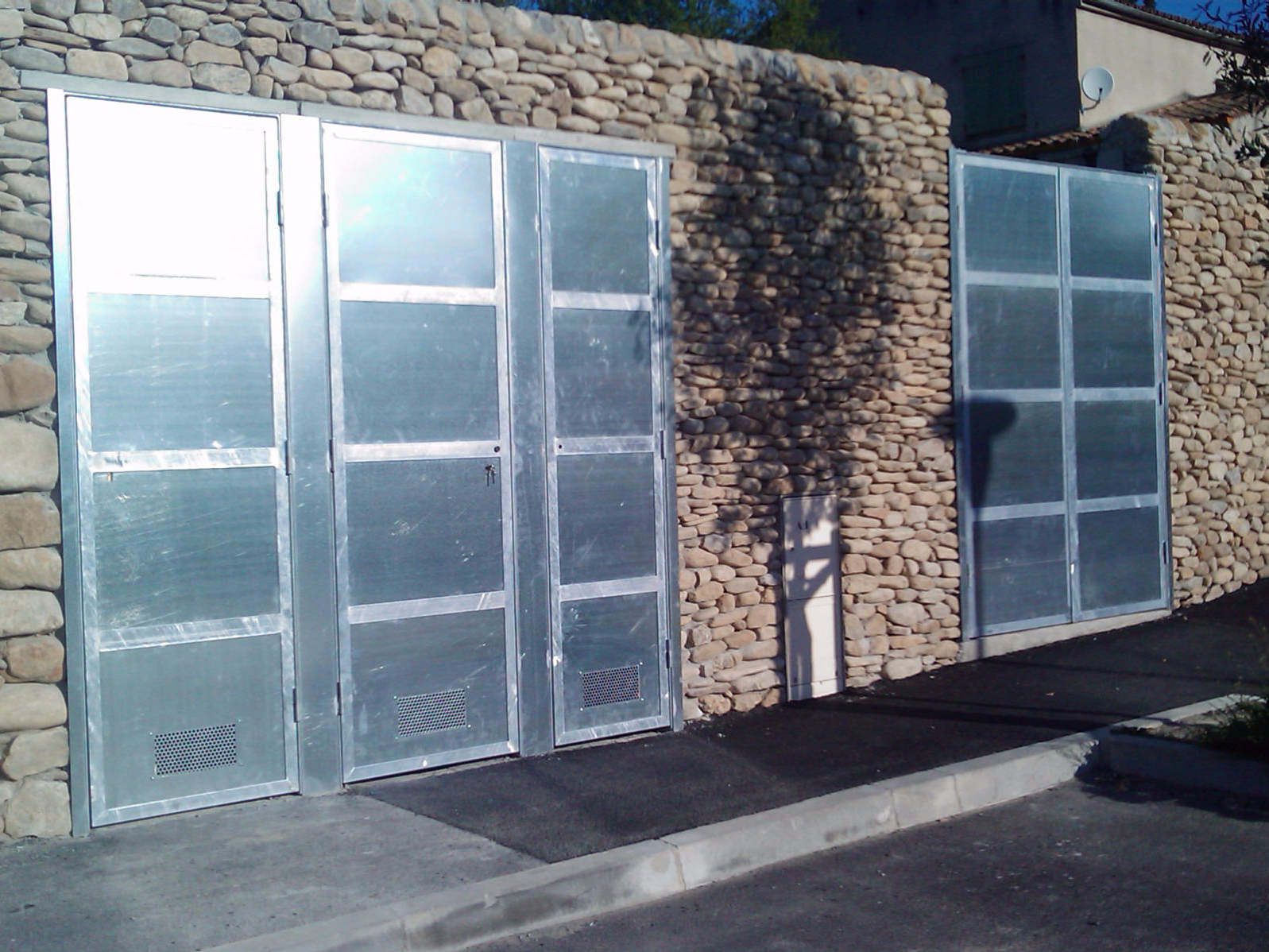 porte tôlée deux vantaux