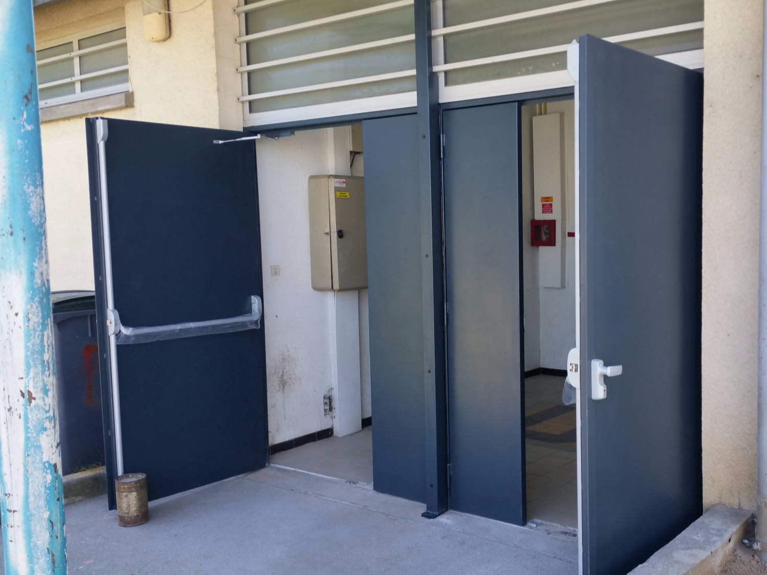 porte acier deux vantaux