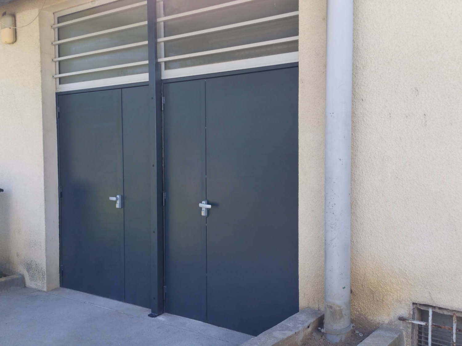 porte acier deux vantaux